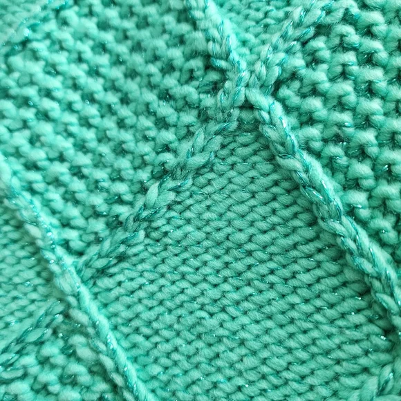 Kurt Geiger NWT Women's Green Metallic Scarf.  One Size - Picture 6 of 9